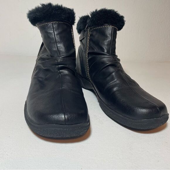 Yuu Lavanie black ankle boots size 9.5 - Picture 3 of 5